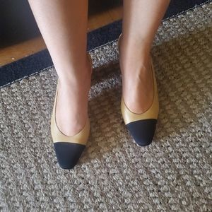Chanel two tone captoe slingback pumps 39 usa 8